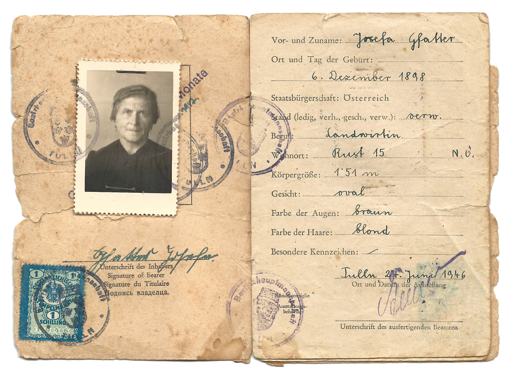 Identitätsausweis (Identity Card) der Josefa Gfatter - Innenseiten Teil 1