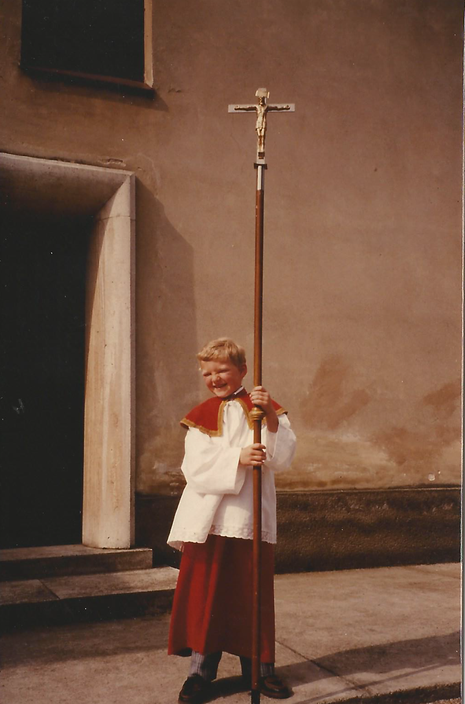 Ministrant Walter Herzog in "Uniform"